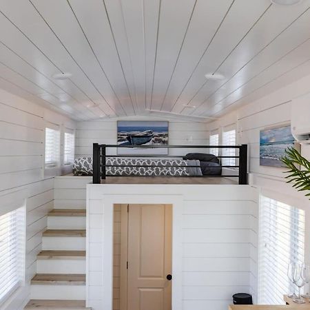 Modern Home With Private Hot Tub Apple Valley Bagian luar foto